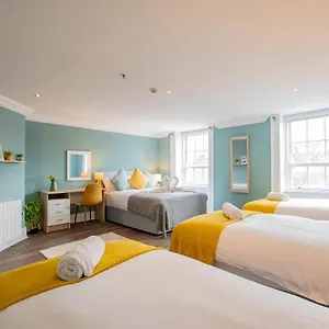  Vakantiehuis The Yellow Door By Shortstays
